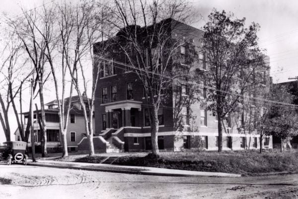 Lakeview Memorial Hospital (1921)