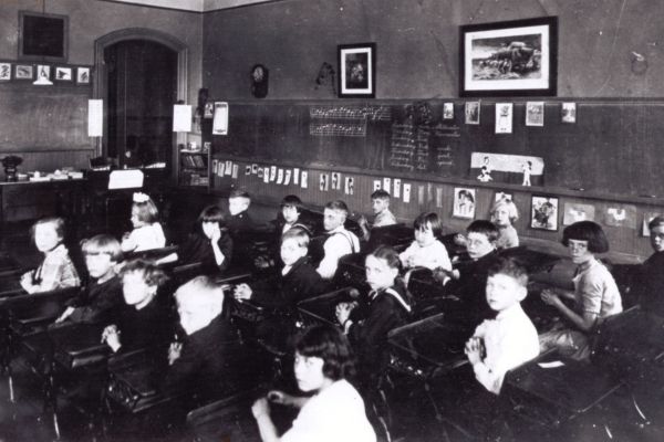 Back to School (1923)